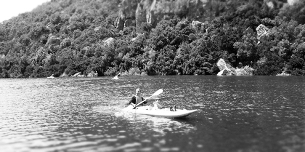 Immagine rappresentativa per: Escursioni in canoa